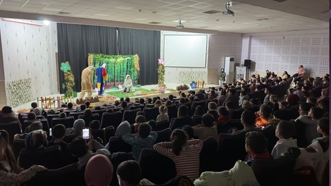 "Ormandaki Tuzak” oyunu Kartepeli minikleri eğlendirdi