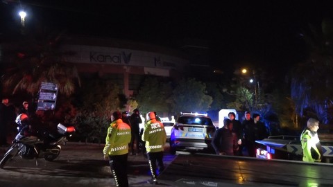 Yarış yapmak için toplanan motosiklet sürücülerine polis baskını
