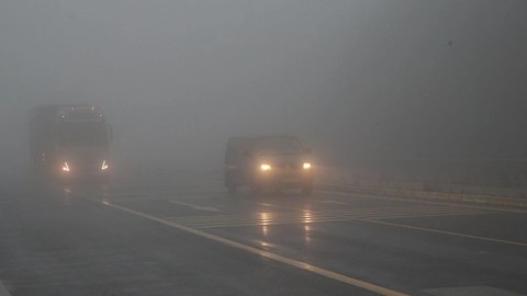 Bolu Dağı sisli havanın esiri oldu