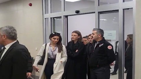 Menajer soruşturmasında ifade veren Serenay Sarıkaya: "Dişimle, tırnağımla bu günlere gelmişim, bu bir itibarsızlaştırma çabası ama sorun değil"