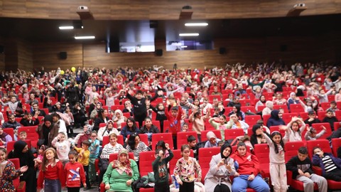 Çayırova Belediyesi'nden karne tatilinde çocuklara eğlence