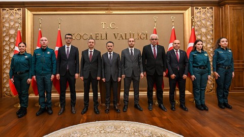 Fatih Yalçınkaya ile beraberindeki heyet, Vali İlhami Aktaş’ı ziyaret etti.