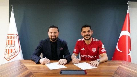 Mesut Özdemir Pendikspor'la sözleşmesini 1 yıl uzattı