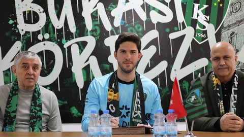 Kocaelispor’da Batuhan Şen imzayı attı