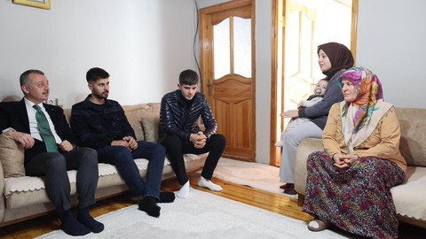 Tahir Büyükakın'dan Erol Sert'in ailesine taziye ziyareti