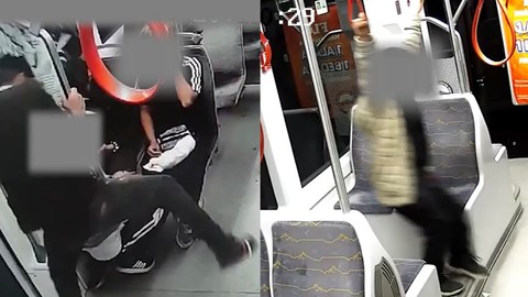Kayseri'de bir grup genç yolculuk ettikleri tramvaya zarar verdiler