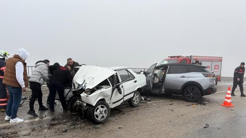 Çankırı'da trafik kazası: Araçlar hurdaya döndü!