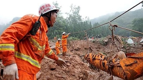 Çin'de Heyelan... 30 kişi mahsur kaldı