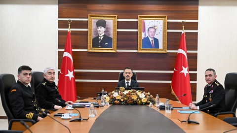 İlhami Aktaş, İçişleri Bakanı Ali Yerlikaya başkanlığı düzenlenen toplantıya katıldı