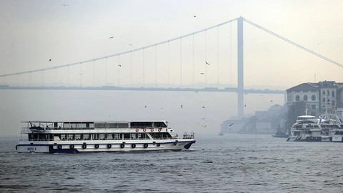 İstanbul Boğazı gemi trafiğine kapatıldı