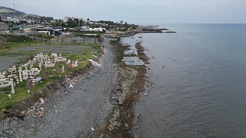 Hatay'da deniz çekildi!