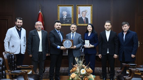 Darıca Giresunlular Dernek Başkanı Bünyamin Usta, İlhami Aktaş'ı ziyaret etti