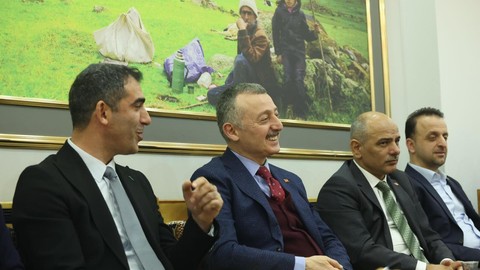 Tahir Büyükakın: ''Tecrübelerden güç alarak, geleceği hep birlikte inşa edeceğiz''
