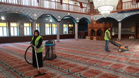 Ramazan öncesi cami ve ibadethanelerde temizlik!