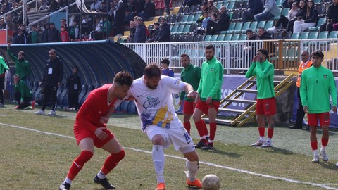 Derince, zorlu Serik deplasmanında