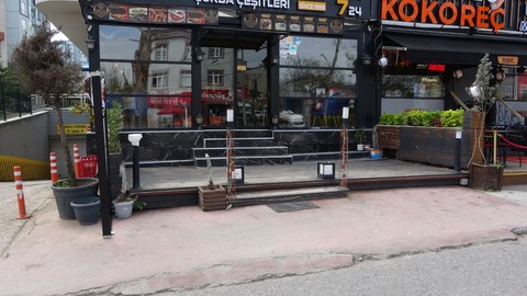 Husumetlilerinin dükkanına ateş açan şahıslar müşterileri vurdu: 1 ölü, 2 yaralı