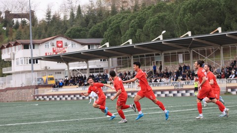 Süper Play-Off’ta liderle ikincinin maçı!