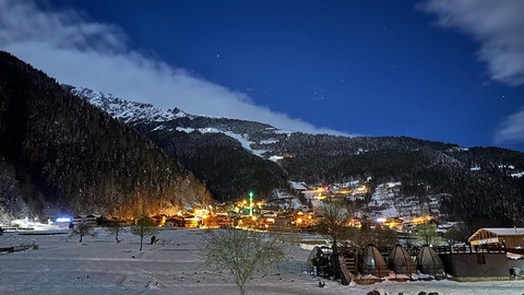 Trabzon'da görenleri mest eden kar manzarası!