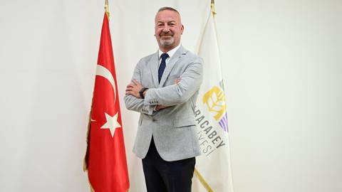 Karacabey Belediye Başkanı Fatih Karabatı, partisinden istifa etti