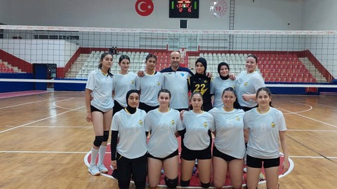 İzmit Yahya Kaptan, kız voleybolcu avına çıktı!