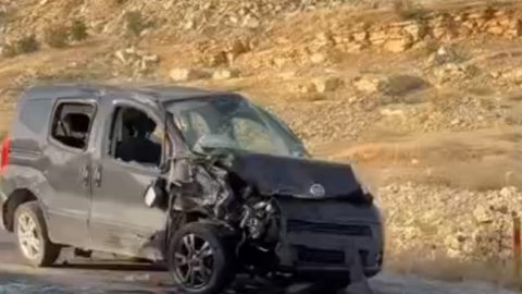 Mardin'de kamyonet ile cip çarpıştı: 9 yaralı
