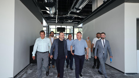 Tahir Büyükakın, Karamürsel Otobüs Terminali'ni yerinde inceledi