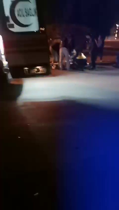 İki motosiklet kafa kafaya çarpıştı: Yaralılar var! - Resim : 4
