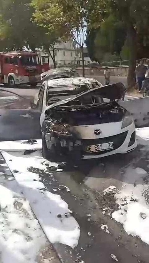 Kocaeli'de seyir halindeki otomobil alev topuna döndü! - Resim : 1