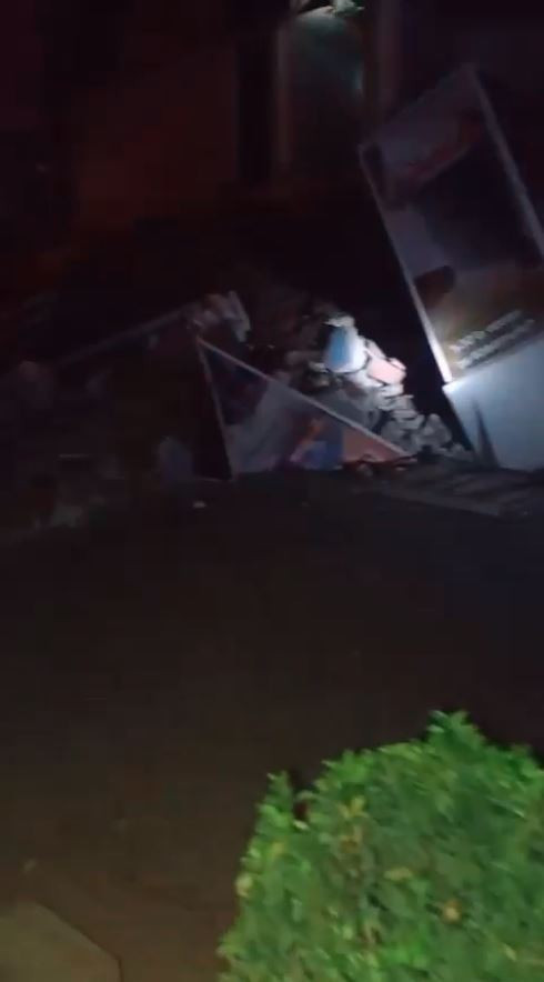 Balıkesir’de 6,1’in ardından 4 şiddetinde peş peşe üç deprem - Resim : 2