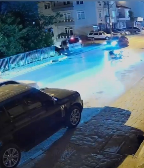 Motosikletli gencin son anları kamerada; Takip ediliyormuş! - Resim : 2