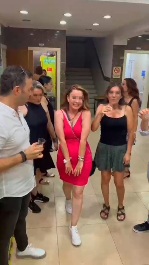 Şampanya patlatılan devlet okulunda yeni görüntüler ortaya çıktı - Resim : 1