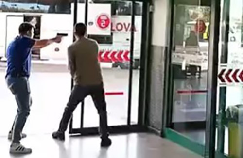 Otogarda panik anları: Rastgele ateş açtı, polis ekipleri etkisiz hale getirdi! - Resim : 1