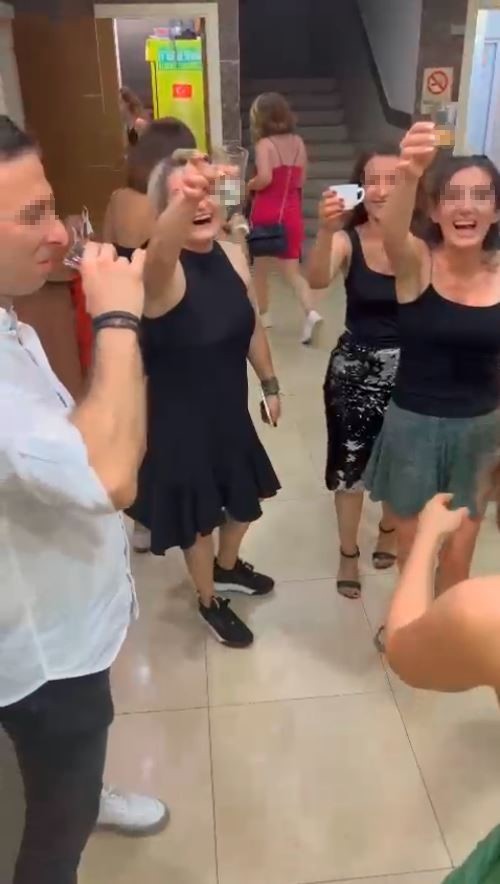 Şampanya patlatılan devlet okulunda yeni görüntüler ortaya çıktı - Resim : 3