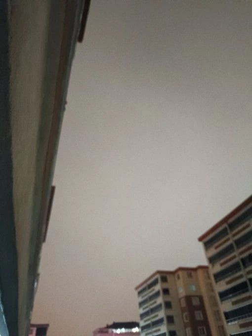 Depremden sonra kızıl gökyüzü paniği! Görüntüler gündem oldu - Resim: 5