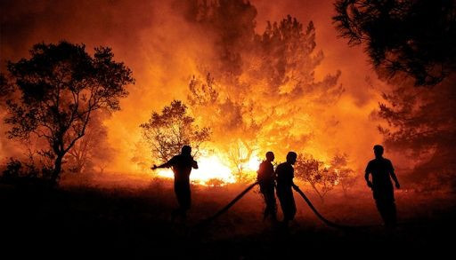 Yıldırım düştü, yangın çıktı! - Resim: 7