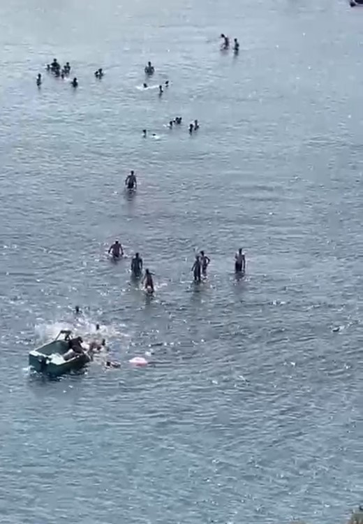 Boğulmak üzereyken son anda kurtarıldı: O anlar kamerada - Resim : 1