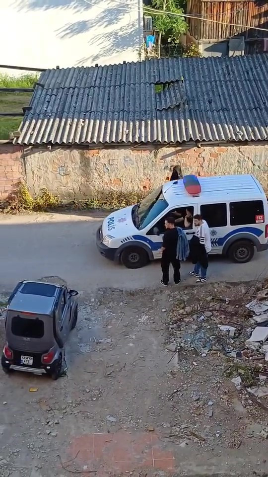 Aracı izinsiz alıp, yolda kaldılar! Savunmaları güldürdü: Babam zengin! - Resim : 1