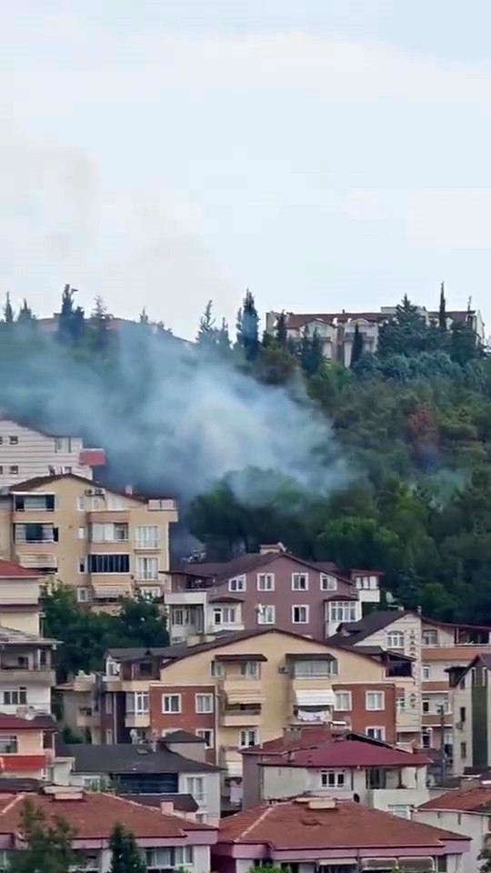 Yangınla canla başla mücadele ettiler... Kovalarla su taşıdılar! - Resim : 6