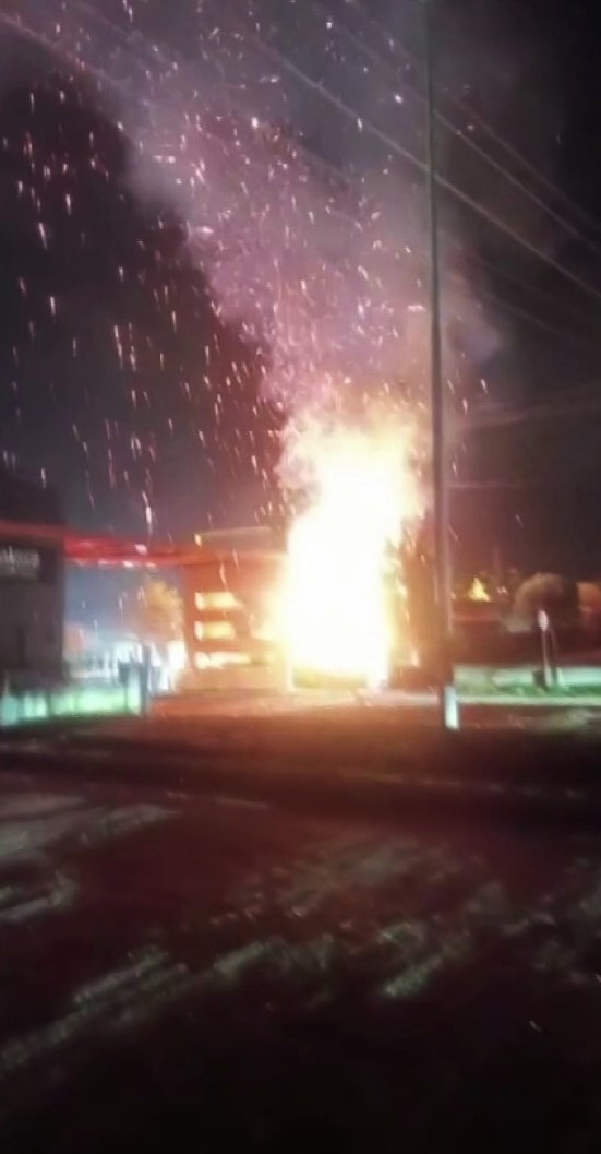OSB'de korkutan yangın! Trafo patladı... - Resim : 1