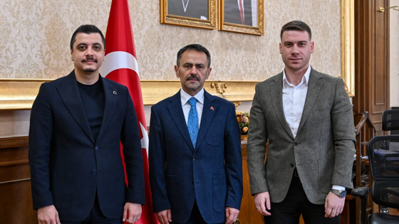 AK Parti İl Gençlik Kolları’ndan Vali Aktaş’a ziyaret