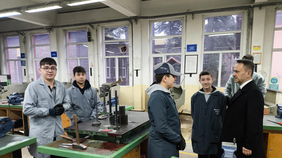 Kocaeli Valisi İlhami Aktaş, İzmit Mesleki ve Teknik Anadolu Lisesini ziyaret etti