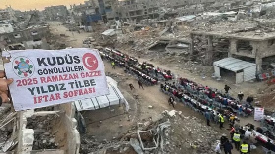 Yıldız Tilbe Gazze'de iftar yemeği verdi