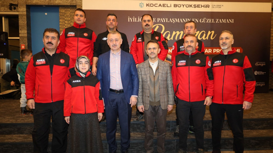 Tahir Büyükakın, afet gönüllüleriyle iftar programında buluştu