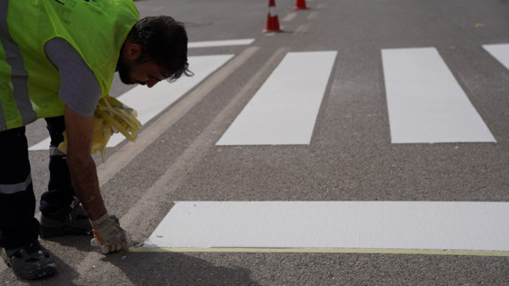 Kocaeli'de yol ve yaya çizgileri yenileniyor