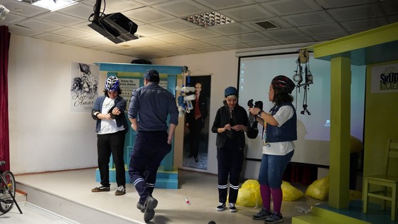 Kocaeli Büyükşehir Belediyesi'nden hem eğlendiren, hem öğreten tiyatro oyunu