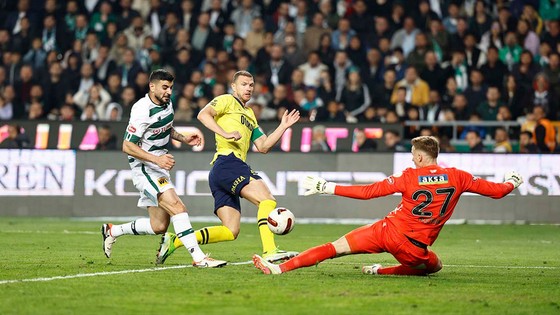 FENERBAHÇE-KONYASPOR MAÇ KADROSU: Fenerbahçe - Konyaspor maçı saat kaçta, hangi kanalda?