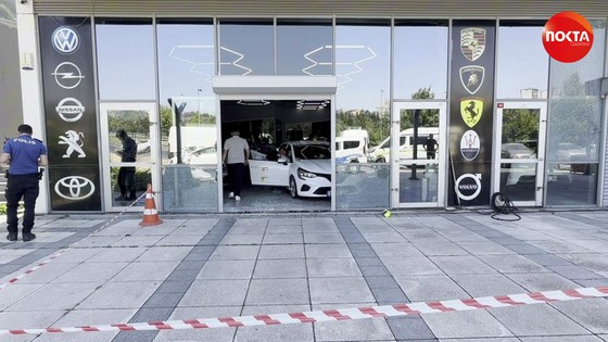 Oto galeriye kurşun yağmuru