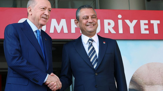 Ünlü gazeteciden ilginç iddia: CHP, Saray ile anlaşmış olabilir!