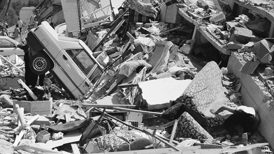 TAM 26 YIL OLDU: 17 AĞUSTOS DEPREMİNDE KAÇ KİŞİ ÖLDÜ? 1999 Depreminde Kaç Kişi Hayatını Kaybetti?