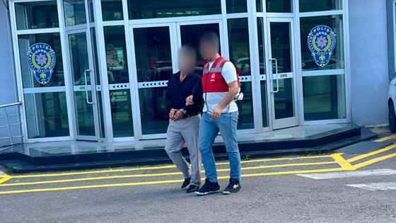 Aranan yankesici kıskıvrak yakalandı!
